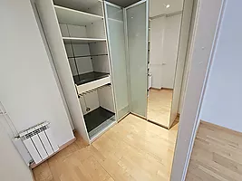 Pis exterior reformat fa pocs anys de 2 habitacions i vestidor al carrer calàbria!