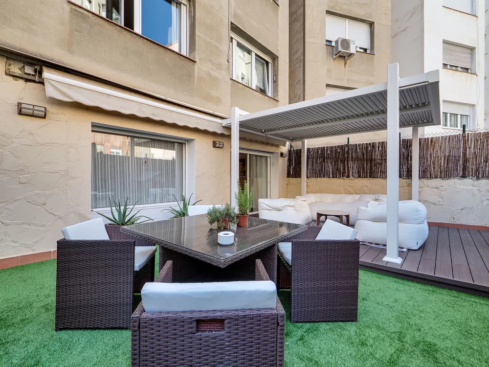 Exclusive apartment with parking and large private terrace in General Mitre