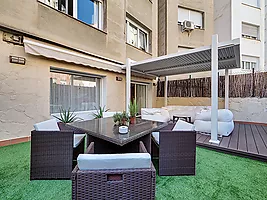 Exclusivo piso con parquing y gran terraza privada en General Mitre