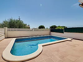 Chalet adosado esquinero en venta en Creixell - Tarragona