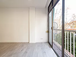 Acollidor i modern pis reformant de 101 m² a Provençals del Poblenou, amb excel·lents comunicacions i a pocs minuts de la platja