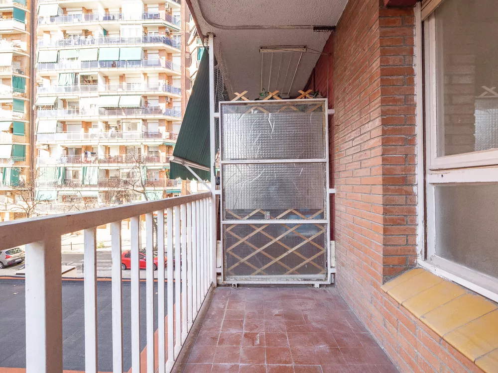 Acollidor i modern pis reformant de 101 m² a Provençals del Poblenou, amb excel·lents comunicacions i a pocs minuts de la platja